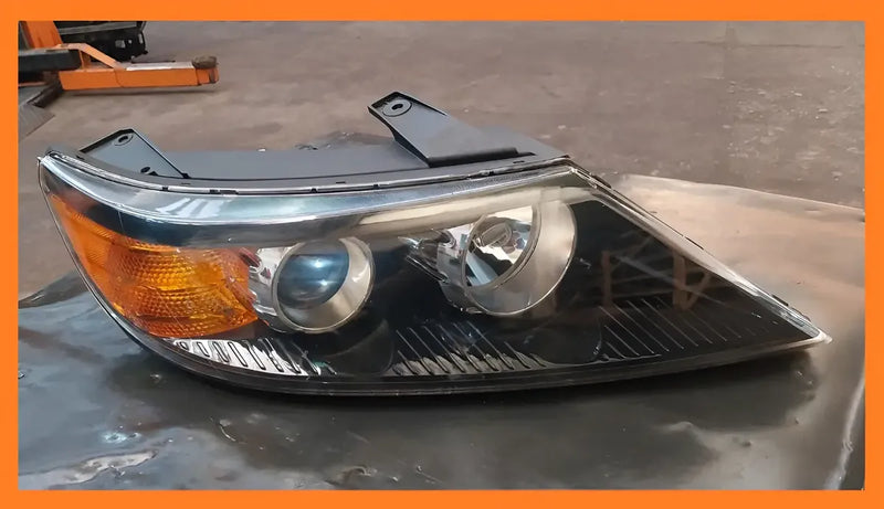 Farol Direito Com Xênon (Usado) - Compatível com Kia Sorento 2010